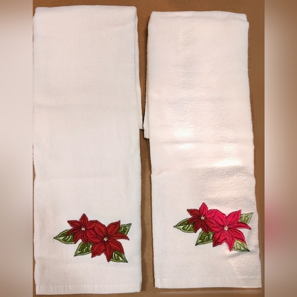 Festive Christmas Hand Towels in a Gift Box Perfect for Spreading Holiday Cheer! - Picture 1 of 3